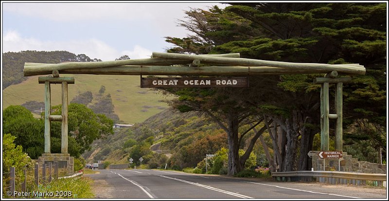 WV8X9748.jpg - The Gate to the Great Ocean Road - 243 km stretch of scenic road along the south-eastern coast of Australia.